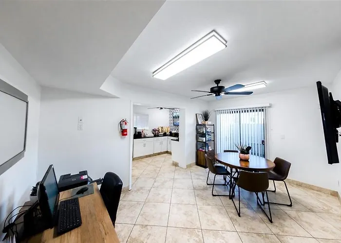 220 Fully Furnished, Wifi Included Appartement *