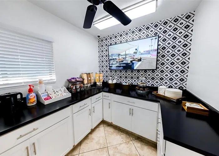 220 Fully Furnished, Wifi Included