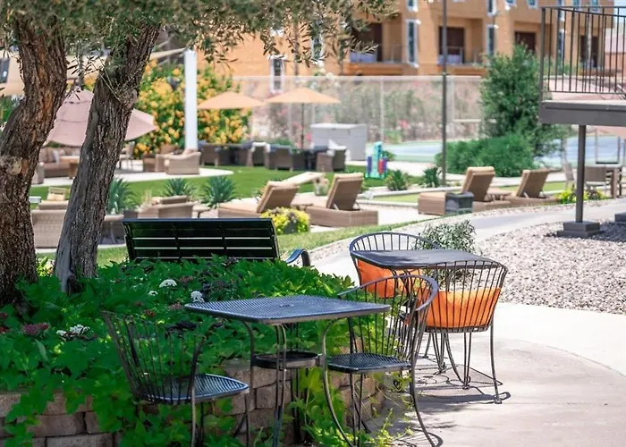 220 Fully Furnished, Wifi Included Appartement